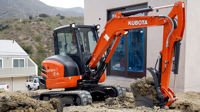 KX040-4 Series Mini-Excavators | Kubota Canada