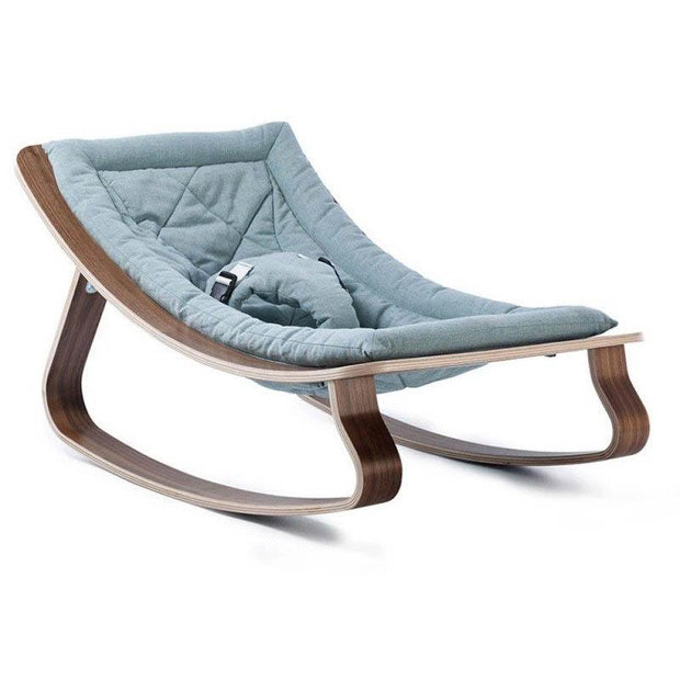 This LEVO baby rocker from Charlie Crane is perfect to settle baby comfortably! It is also a nice object that will perfectly blend into your interior.
