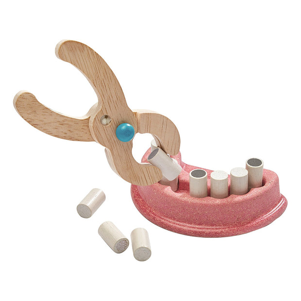 Wooden dentist set
