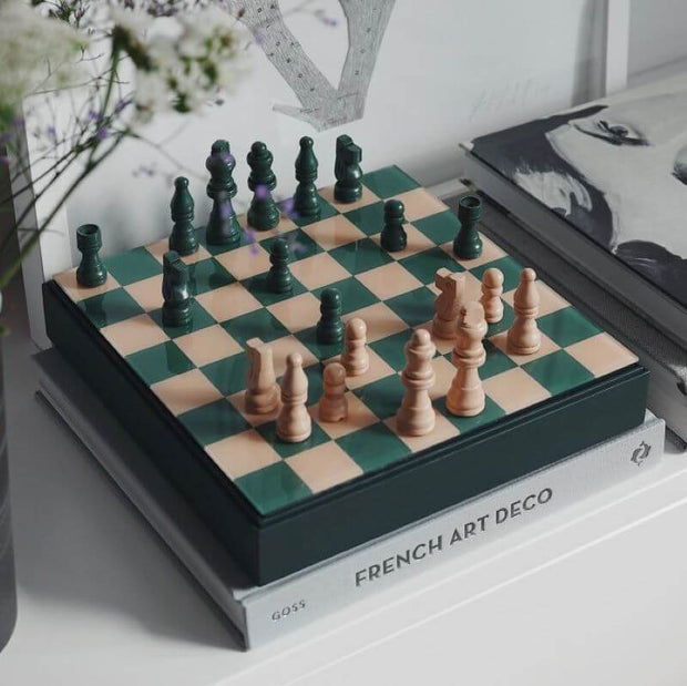 chess-board-game-wood